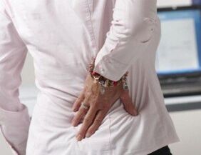 Radicular sindroms osteohondrozē izraisa muguras sāpes jostas rajonā